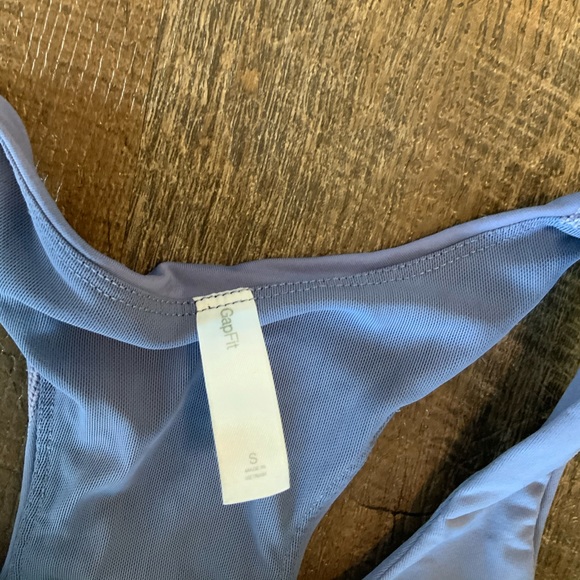 🏋️‍♀️Gap Adjustable Workout Top Size S - Picture 2 of 4